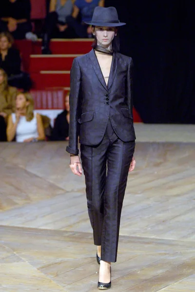 Look 11